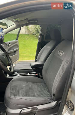 Хетчбек Ford Focus 2005 в 