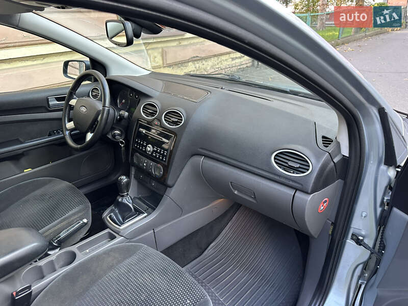 Хетчбек Ford Focus 2005 в Чернівцях фото 32 Хетчбек Ford Focus 2005 в Чернівцях