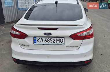 Седан Ford Focus 2014 в  фото 5 Седан Ford Focus 2014 в