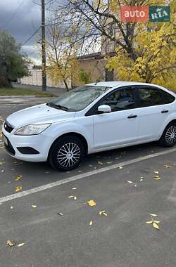 Хетчбек Ford Focus 2010 в  фото 2 Хетчбек Ford Focus 2010 в