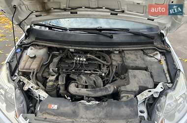 Хетчбек Ford Focus 2010 в  фото 11 Хетчбек Ford Focus 2010 в