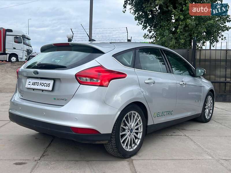 Седан Ford Focus 2016 в Києві