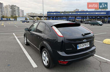 Хэтчбек Ford Focus 2010 в 