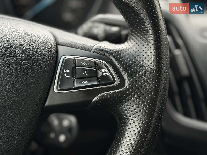 Хетчбек Ford Focus 2017 в Дніпрі фото 22 Хетчбек Ford Focus 2017 в Дніпрі