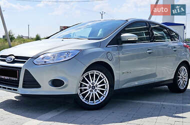 Хетчбек Ford Focus 2014 в  фото 5 Хетчбек Ford Focus 2014 в