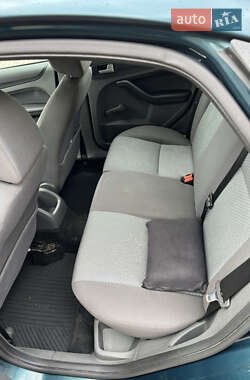 Хэтчбек Ford Focus 2006 в Ровно