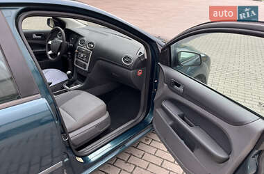 Хэтчбек Ford Focus 2006 в Ровно