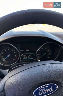 Хетчбек Ford Focus 2016 в  фото 15 Хетчбек Ford Focus 2016 в