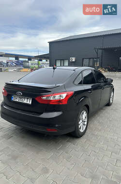 Седан Ford Focus 2014 в 