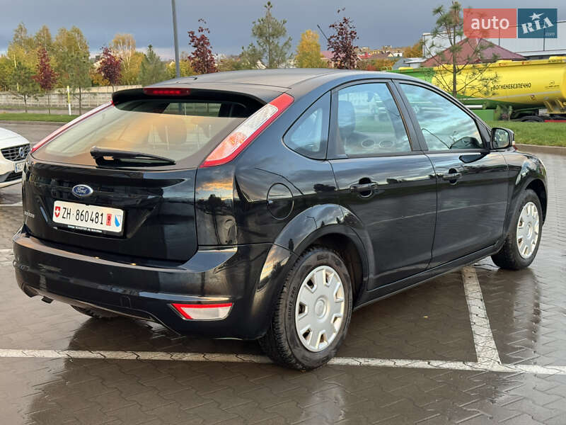 Хэтчбек Ford Focus 2010 в Луцке