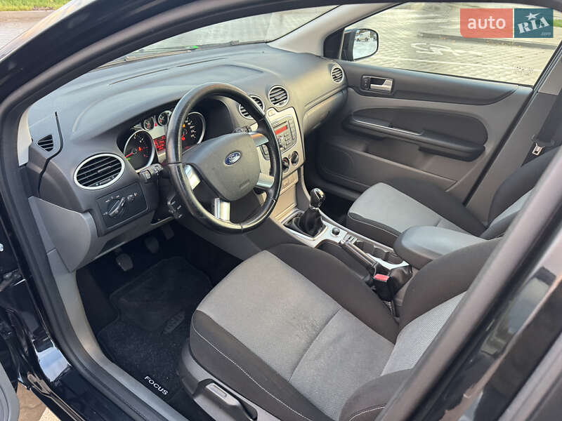 Хэтчбек Ford Focus 2010 в Луцке