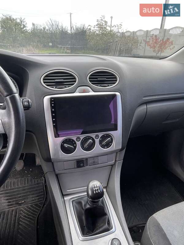 Хетчбек Ford Focus 2010 в Малодолинському