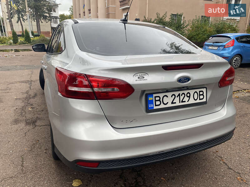 Седан Ford Focus 2015 в Калуші