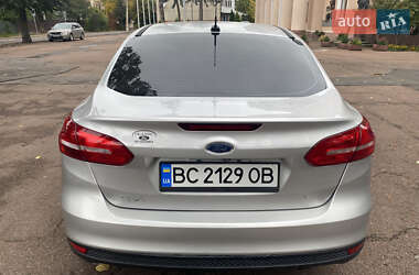 Седан Ford Focus 2015 в 