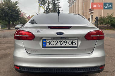 Седан Ford Focus 2015 в 
