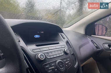 Седан Ford Focus 2015 в 