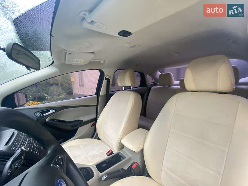 Седан Ford Focus 2015 в Калуші