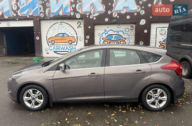 Хэтчбек Ford Focus 2013 в 