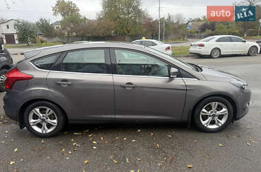 Хэтчбек Ford Focus 2013 в 