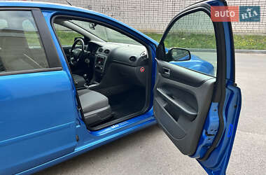Хэтчбек Ford Focus 2007 в 