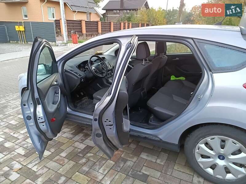 Хетчбек Ford Focus 2013 в Ірпені фото 10 Хетчбек Ford Focus 2013 в Ірпені