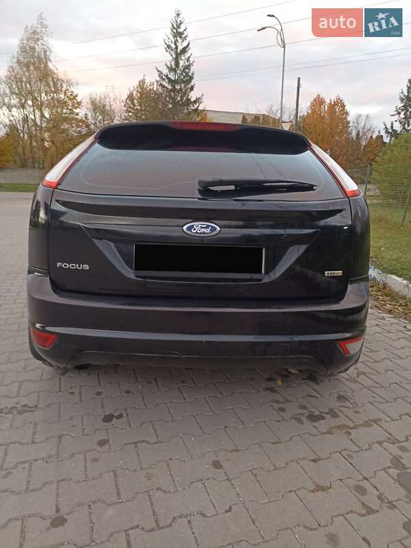 Хэтчбек Ford Focus 2011 в Гусятине
