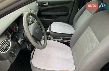 Хетчбек Ford Focus 2005 в 