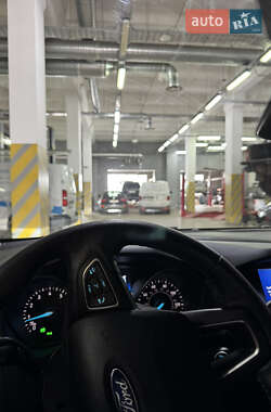 Седан Ford Focus 2012 в 