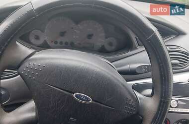 Универсал Ford Focus 2000 в 