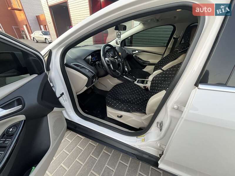Хэтчбек Ford Focus 2013 в Сумах
