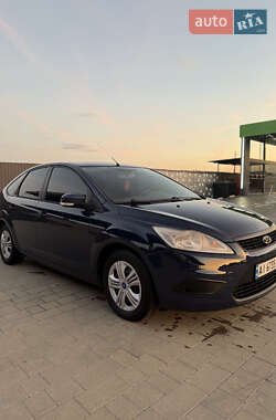 Хэтчбек Ford Focus 2011 в 