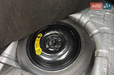 Хэтчбек Ford Focus 2004 в 
