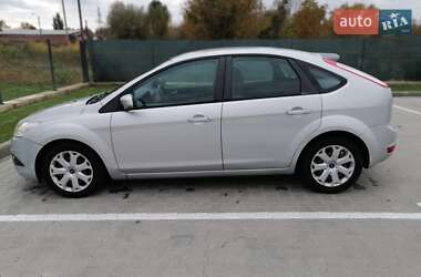 Хэтчбек Ford Focus 2010 в 
