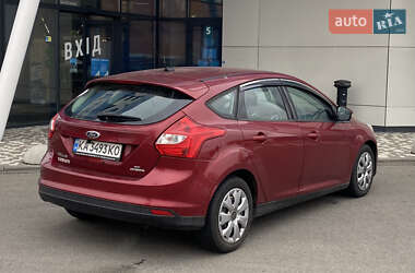 Хэтчбек Ford Focus 2012 в 