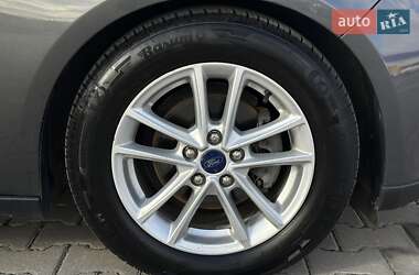 Седан Ford Focus 2016 в  фото 9 Седан Ford Focus 2016 в