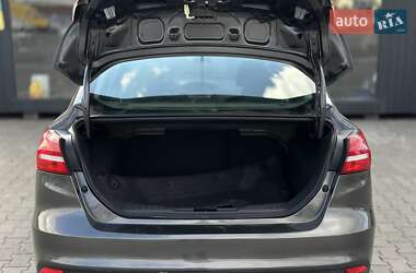 Седан Ford Focus 2016 в  фото 17 Седан Ford Focus 2016 в