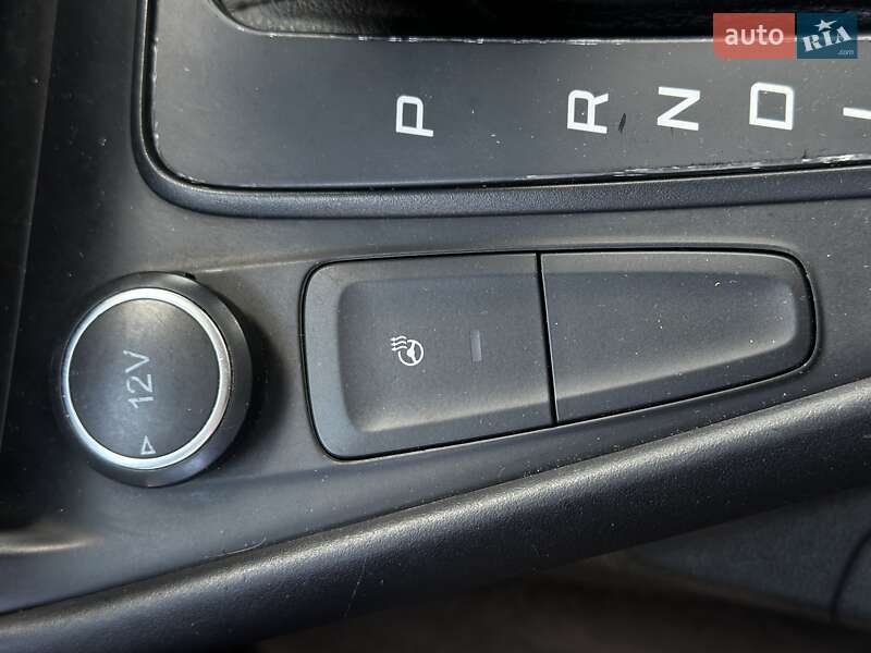 Седан Ford Focus 2016 в Черновцах