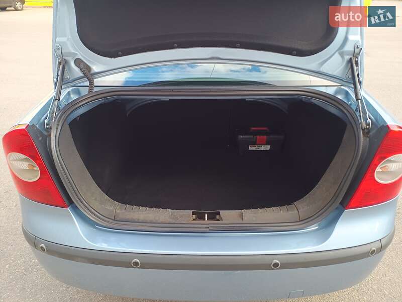 Седан Ford Focus 2005 в Кропивницком