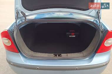 Седан Ford Focus 2005 в 