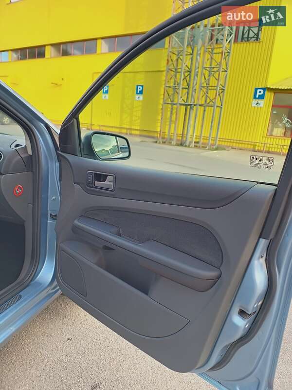 Седан Ford Focus 2005 в Кропивницком
