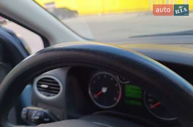 Седан Ford Focus 2005 в 