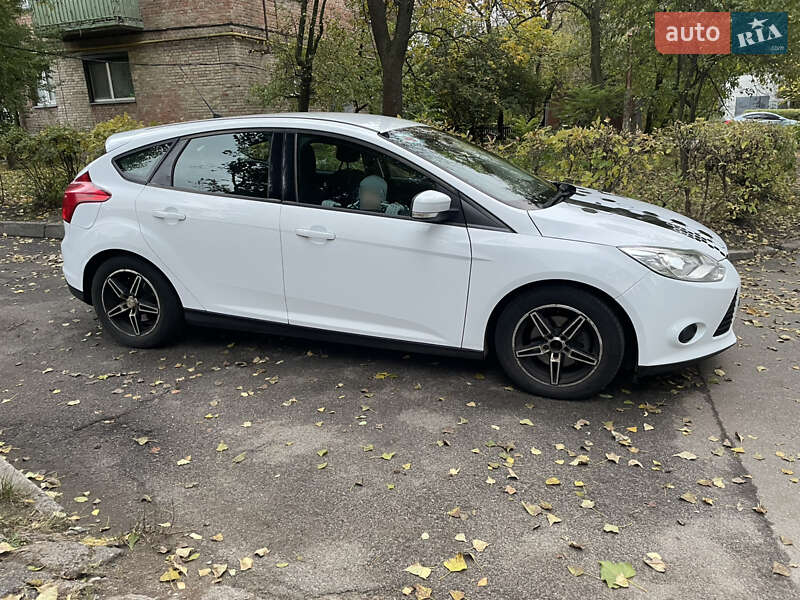 Хэтчбек Ford Focus 2014 в Киеве