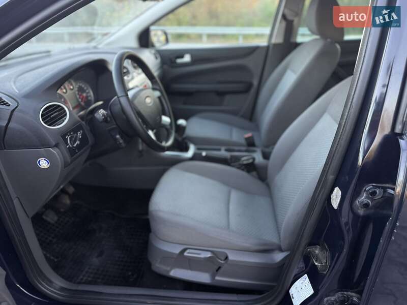 Хетчбек Ford Focus 2007 в Чернівцях фото 4 Хетчбек Ford Focus 2007 в Чернівцях