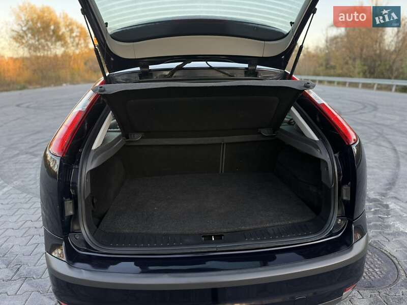 Хетчбек Ford Focus 2007 в Чернівцях фото 9 Хетчбек Ford Focus 2007 в Чернівцях