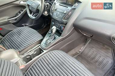 Хетчбек Ford Focus 2015 в 