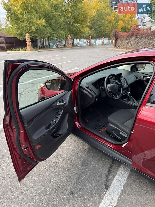 Хэтчбек Ford Focus 2016 в Днепре