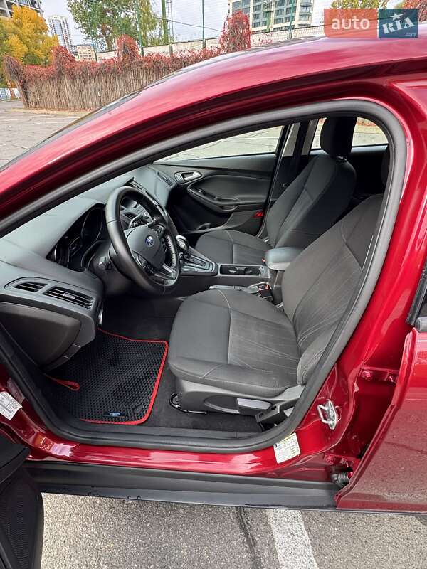 Хэтчбек Ford Focus 2016 в Днепре