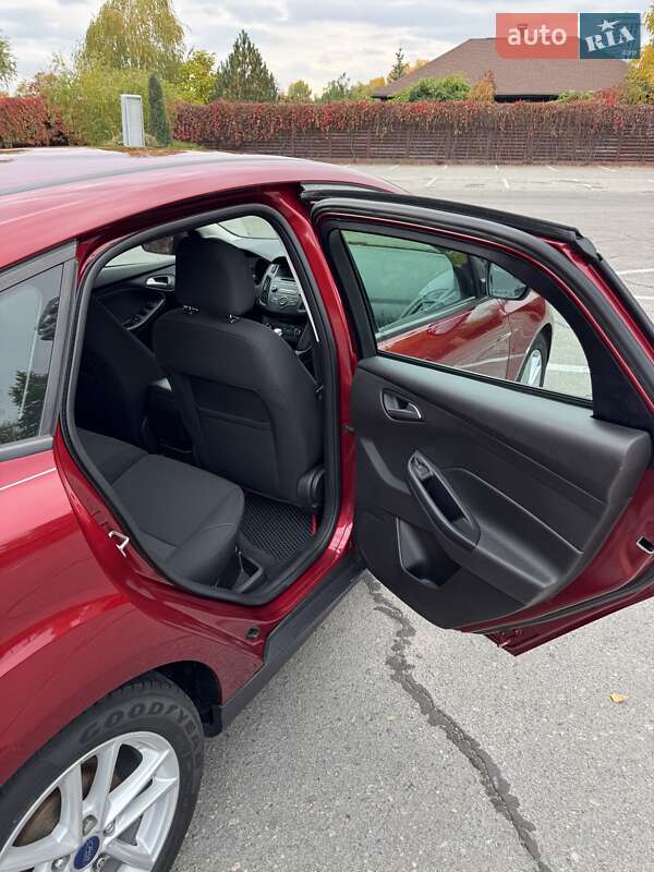 Хэтчбек Ford Focus 2016 в Днепре