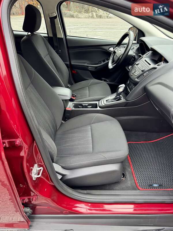 Хэтчбек Ford Focus 2016 в Днепре