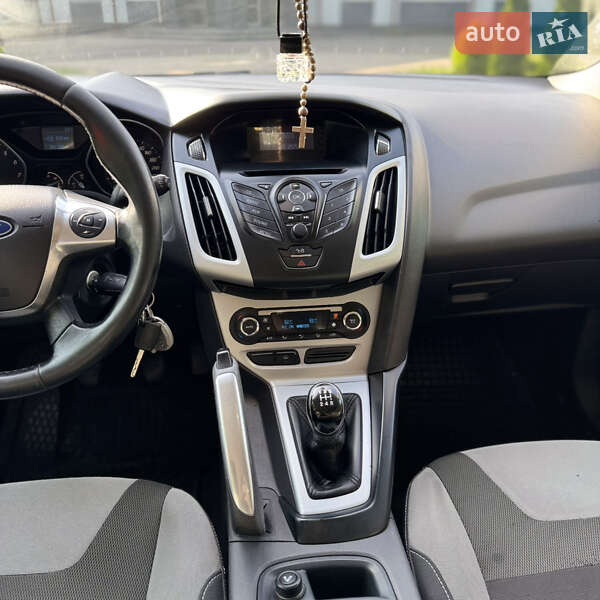 Хэтчбек Ford Focus 2011 в Львове